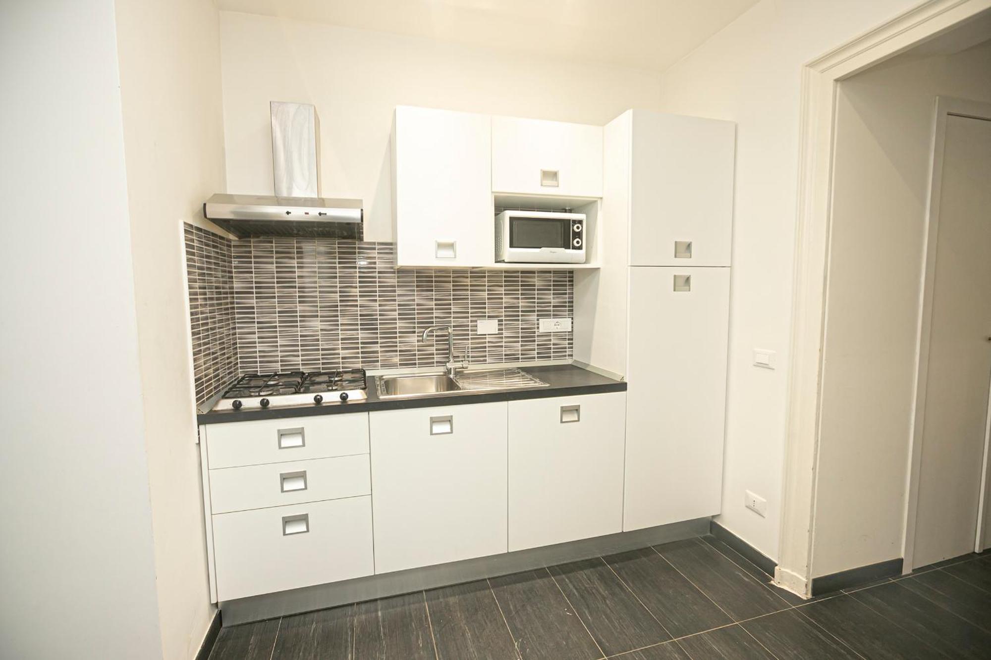 Real Italian Estate - Gold E Silver Apartment Genua